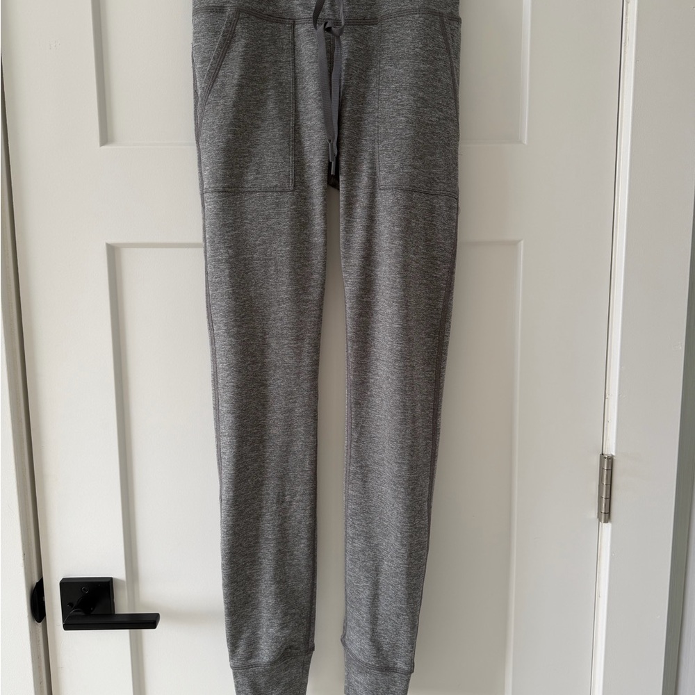 Offline by Aerie Warmup Drawcord Jogger Legging (Grey | S - M)